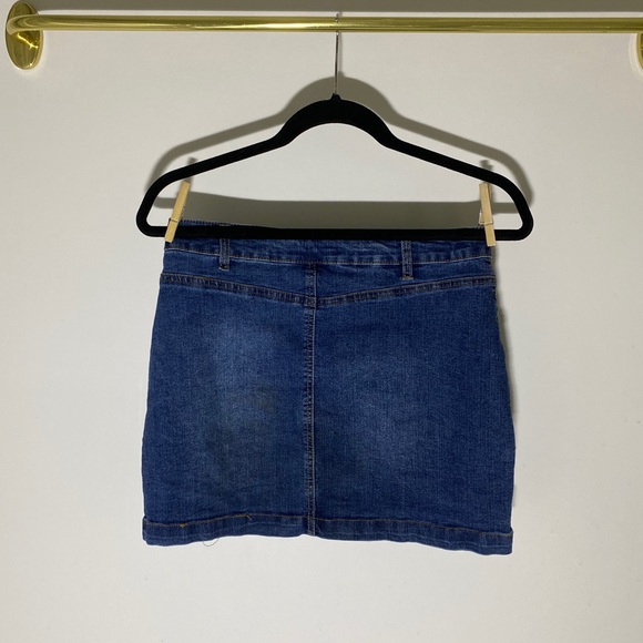 Retro Style Mini Jean Skirt - Picture 3 of 8